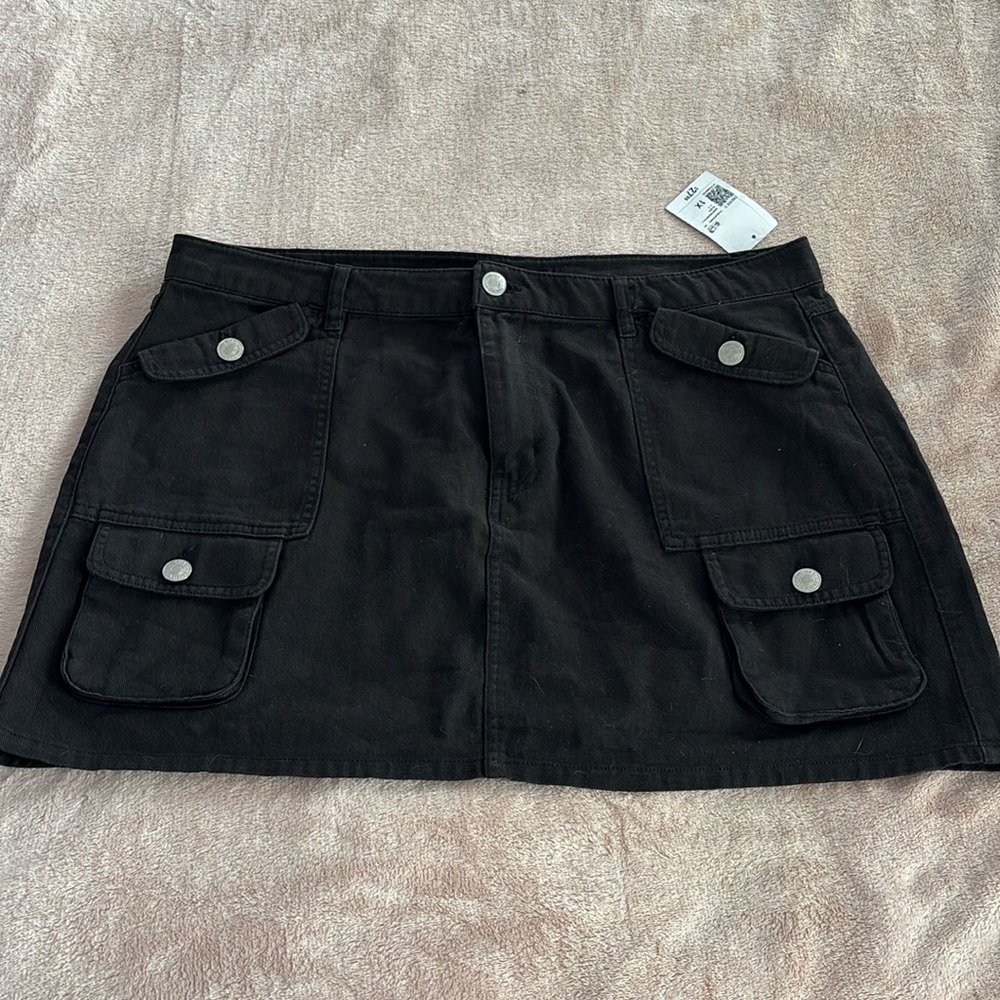 Brand new black mini skirt